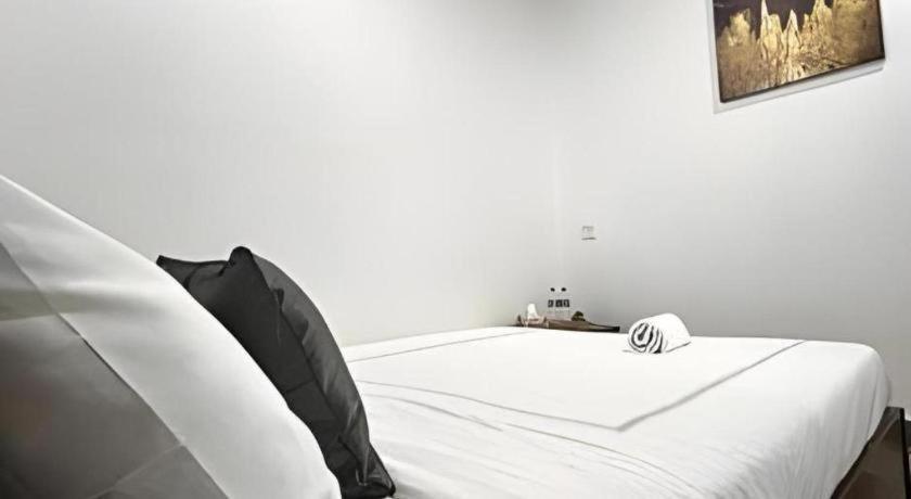 Oyo 90936 Hotel Manjoi Inn Ипох Экстерьер фото